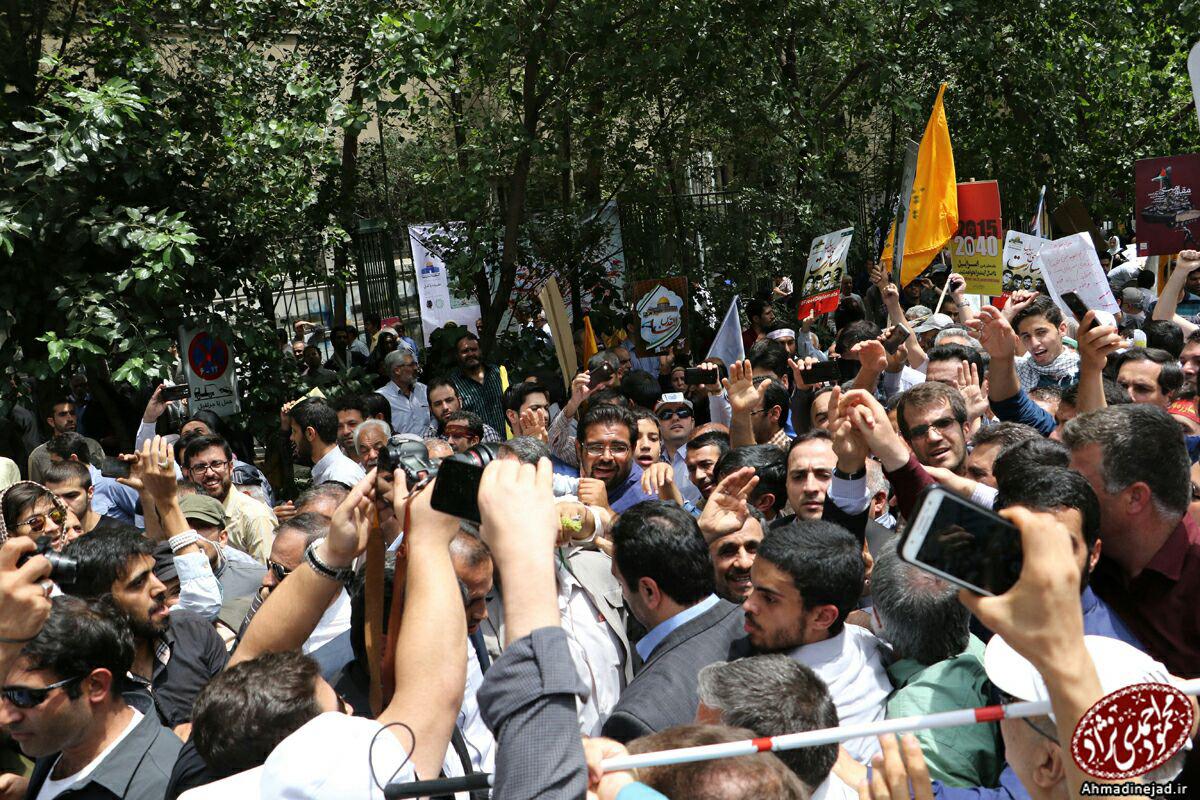 استقبال از احمدی‌نژاد در راهپیمایی روز قدس +تصاویر