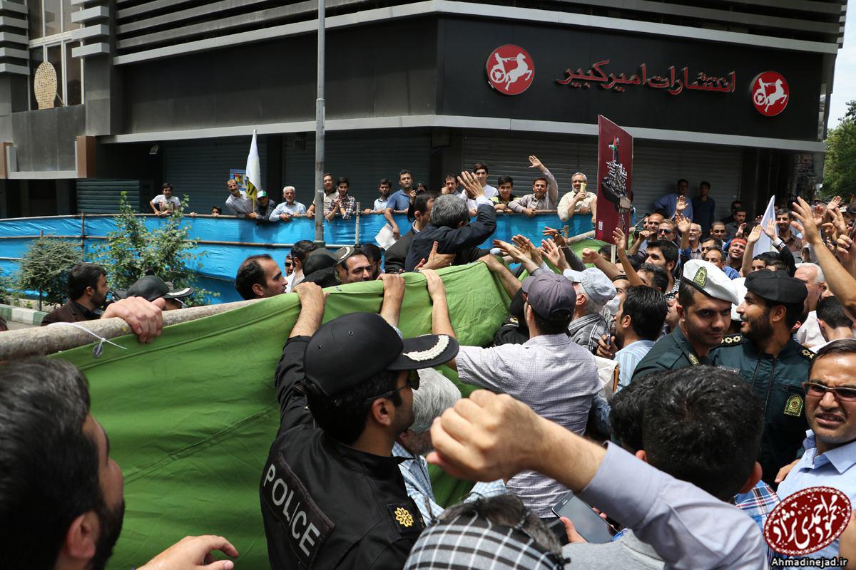 استقبال از احمدی‌نژاد در راهپیمایی روز قدس +تصاویر