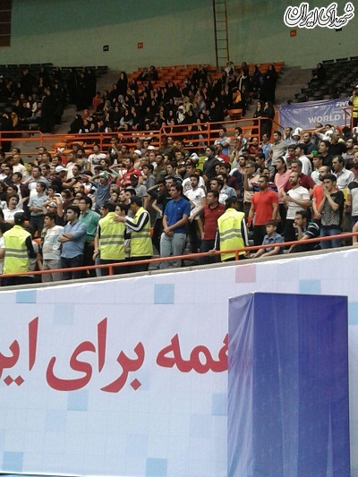 پشت پرده جضور زنان در ورزشگاه/ مصوبه شورای امنیت خلاف نظر مراجع عظام پشت پرده جضور زنان در ورزشگاه/ مصوبه شورای امنیت خلاف نظر مراجع عظام