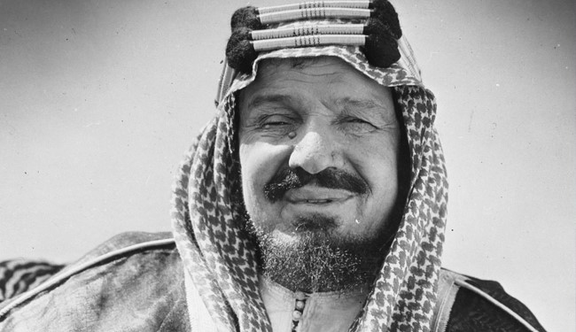 تصاویر نادر از رقص بنیانگذار حکومت آلسعود تصاویر نادر از رقص بنیانگذار حکومت آلسعود