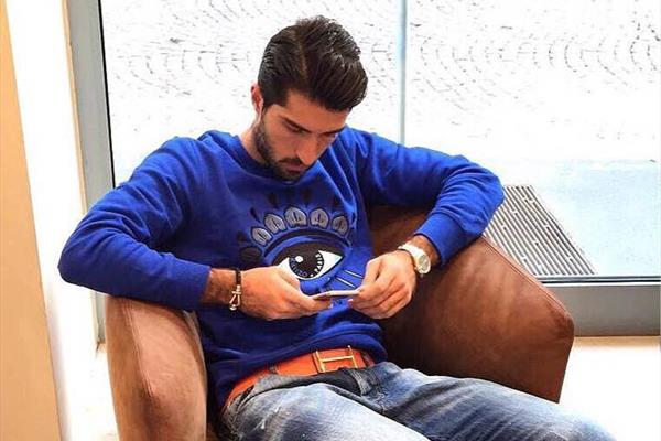 لباس نامتعارف بر تن مهاجم پرسپولیسی!+عکس لباس نامتعارف بر تن مهاجم پرسپولیسی!+عکس