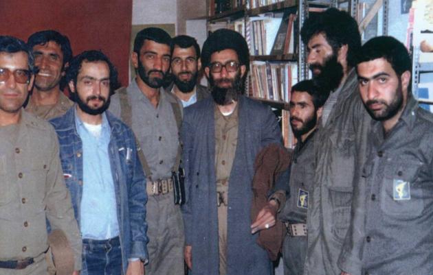 حاج احمد متوسلیان در کنار رهبر انقلاب +عکس
