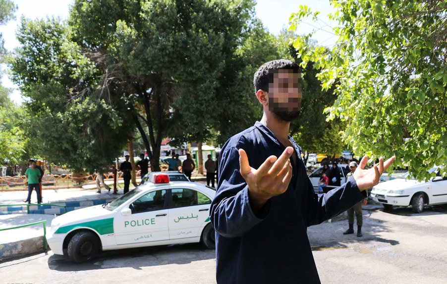قمار مرگبار چند جوان مست در کرمان! + عکس قمار مرگبار چند جوان مست در کرمان! + عکس
