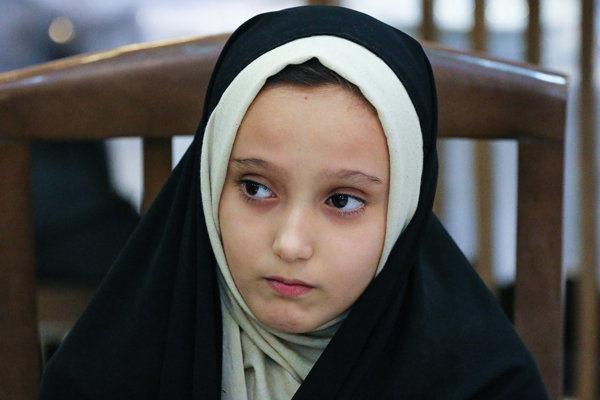 دختر 9 ساله که از محاصره داعش گریخت+عکس دختر 9 ساله که از محاصره داعش گریخت+عکس