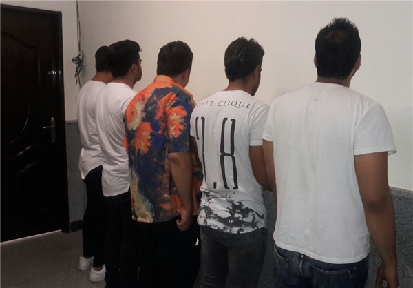 دستگیری 15 دختر و پسر هنجارشکن در شب قدر+عکس دستگیری 15 دختر و پسر هنجارشکن در شب قدر+عکس