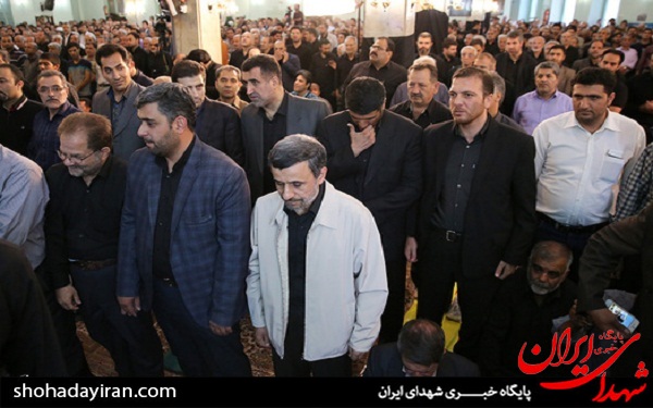 عکس/ احمدی نژاد در مسجد جامع نارمک
