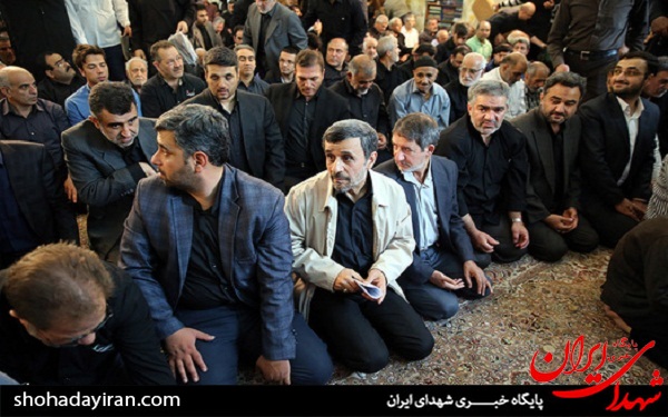 عکس/ احمدی نژاد در مسجد جامع نارمک