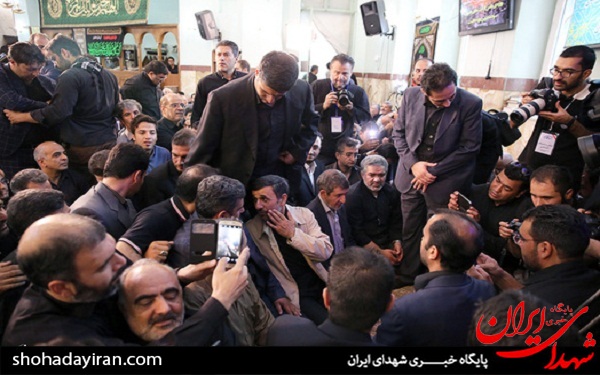 عکس/ احمدی نژاد در مسجد جامع نارمک
