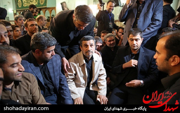عکس/ احمدی نژاد در مسجد جامع نارمک