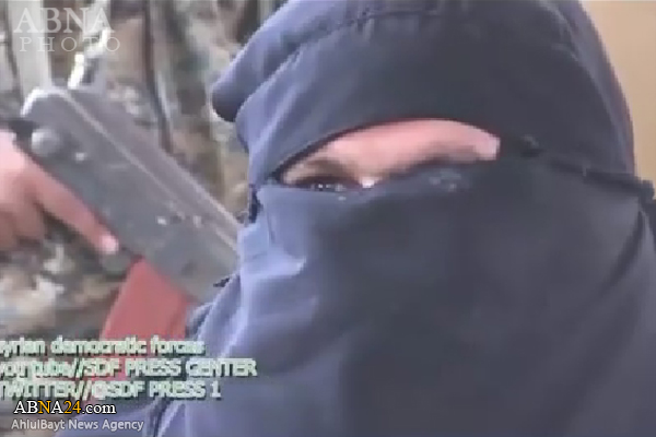 خروج ناکام داعش با لباس زنانه از منبج + عکس خروج ناکام داعش با لباس زنانه از منبج + عکس
