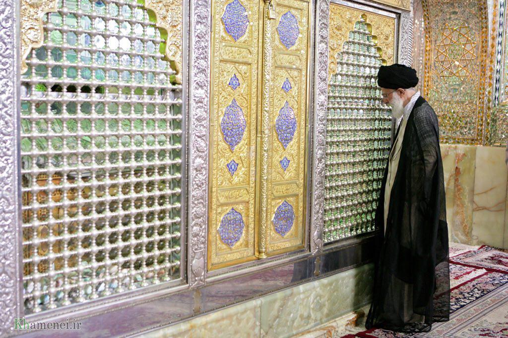 رهبر انقلاب در حرم سید علاءالدین‌(ع) +عکس