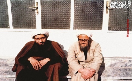 آیت‌الله آملی لاریجانی در کنار 