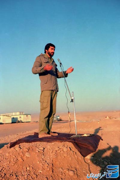 شهید غلامعلی رجبی در حال مداحی +عکس