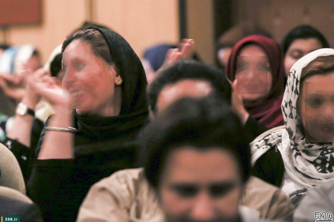 کف زنی یک روحانی در مراسم هنجار شکن+عکس کف زنی یک روحانی در مراسم هنجار شکن+عکس