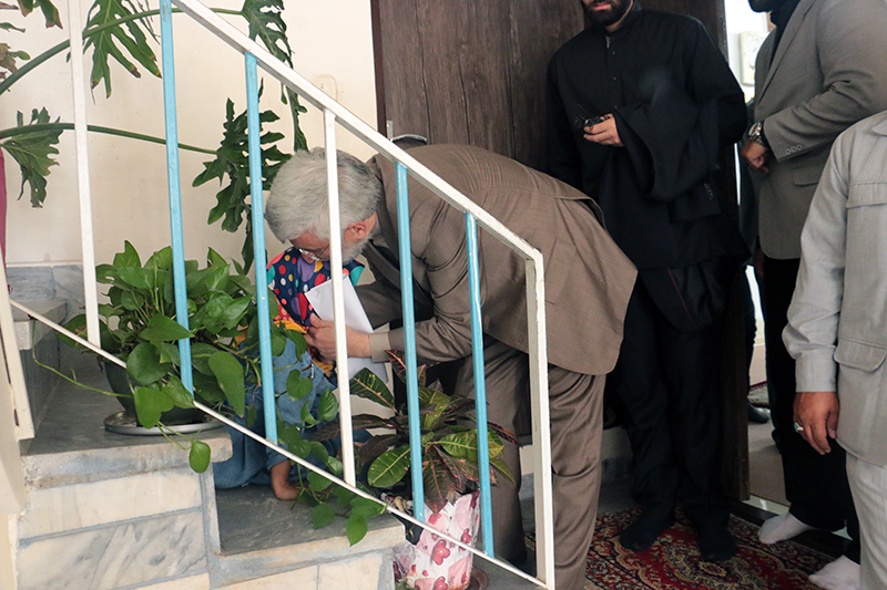 دیدار جلیلی با خانواده شهید مدافع حرم+عکس