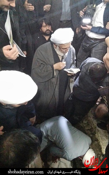 عکس/ تدفین حجت الاسلام شجونی در امامزاده صالح