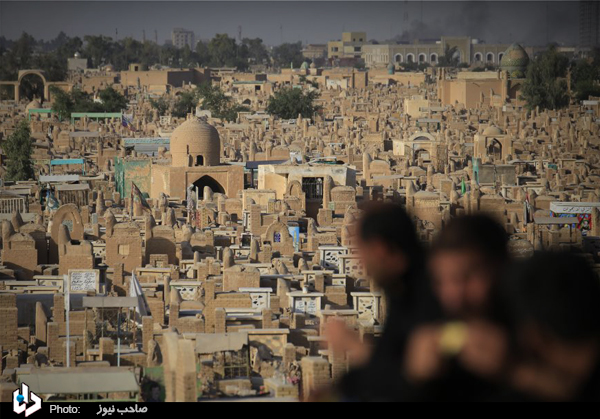 نمایی از قبرستان پر رمز و راز 