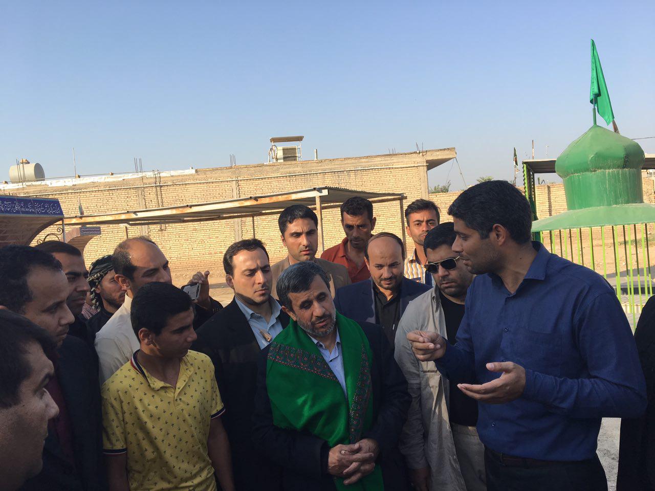 استقبال عزاداران خوزستانی از احمدی نژاد+عکس