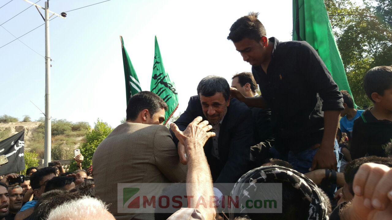 استقبال عزاداران خوزستانی از احمدی نژاد+عکس