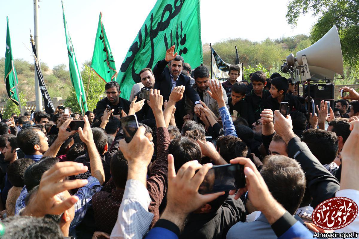 استقبال عزاداران خوزستانی از احمدی نژاد+عکس
