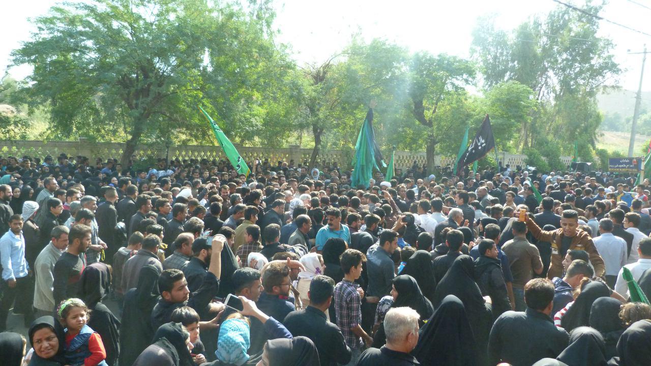استقبال عزاداران خوزستانی از احمدی نژاد+عکس
