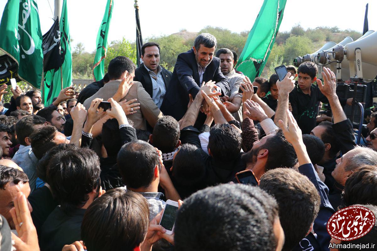 استقبال عزاداران خوزستانی از احمدی نژاد+عکس