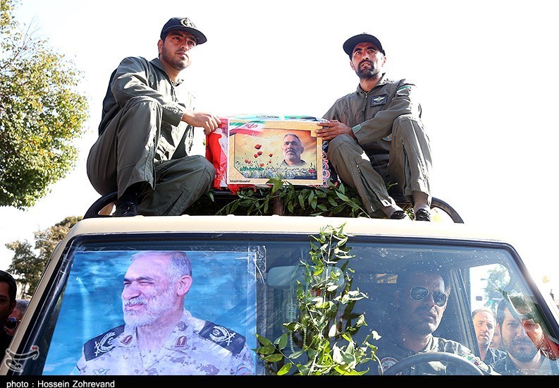 خلبان شهید جایروپلن در کنار فرمانده شهیدش+عکس خلبان شهید جایروپلن در کنار فرمانده شهیدش+عکس