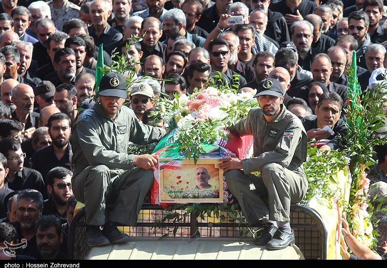 خلبان شهید جایروپلن در کنار فرمانده شهیدش+عکس خلبان شهید جایروپلن در کنار فرمانده شهیدش+عکس