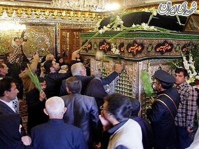 ادای احترام مردم شیراز به آیتالله شهید دستغیب ادای احترام مردم شیراز به آیتالله شهید دستغیب