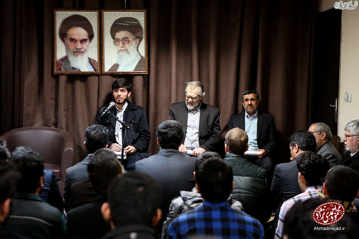 دیدار طالب زاده و دانشجویان با احمدی نژاد+تصاویر