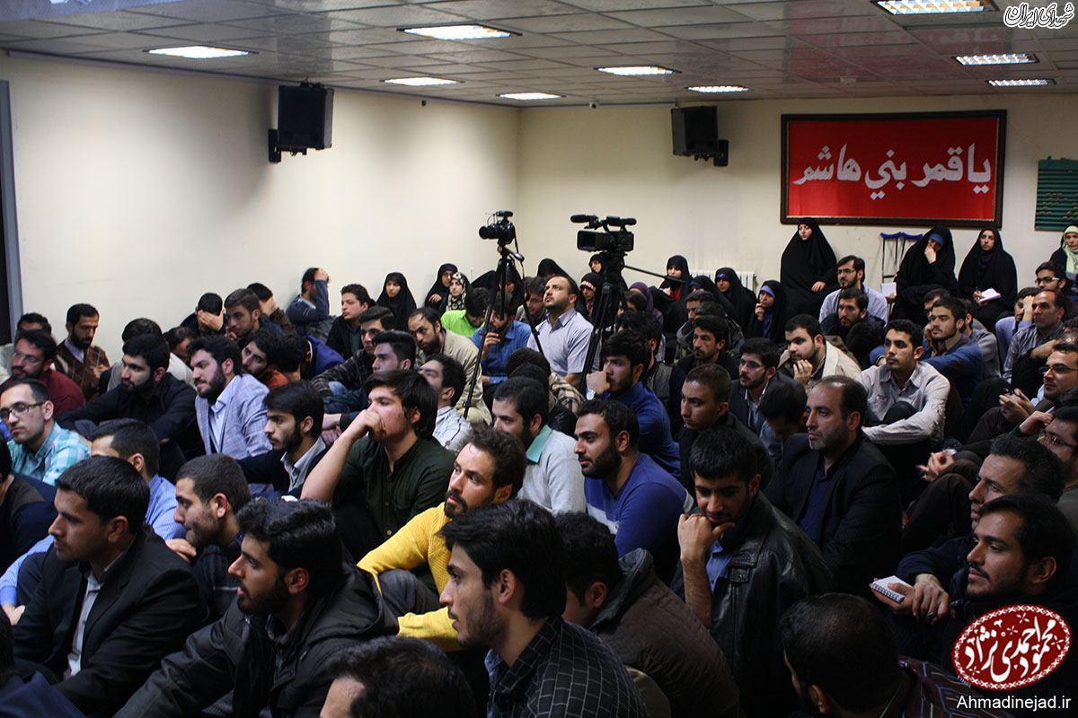 دیدار طالب زاده و دانشجویان با احمدی نژاد+تصاویر
