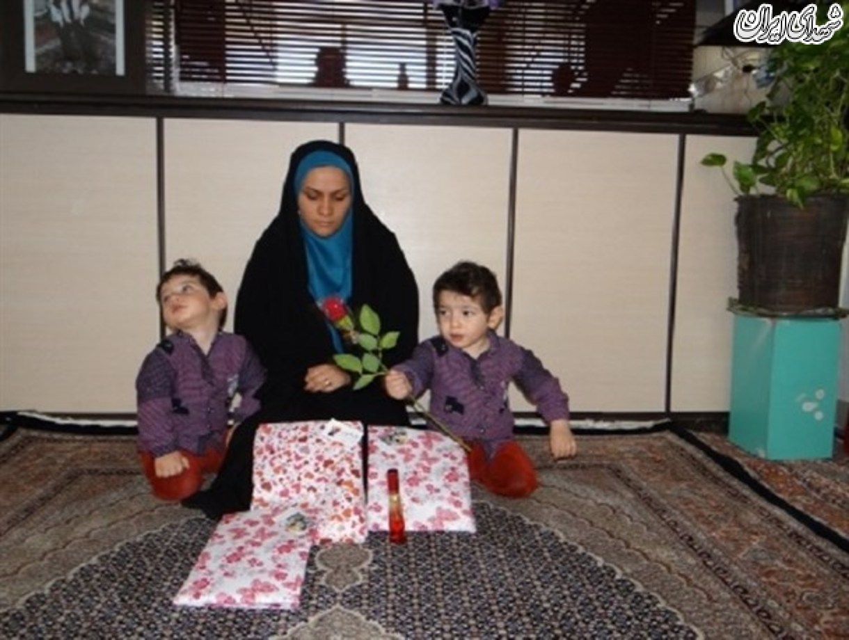 حسرت دوقلوهای شهید مدافع حرم در روز پدر+عکس حسرت دوقلوهای شهید مدافع حرم در روز پدر+عکس