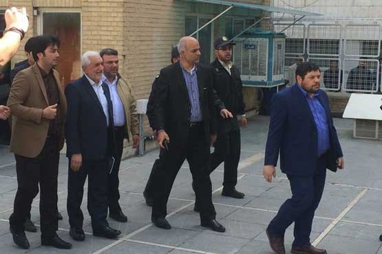 محمد غرضی جهت ثبت نام به وزارت کشور رفت