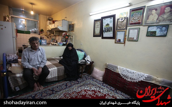 مادر شهیدی که رئیسی را از زیر قرآن رد کرد بشناسید+ عکس