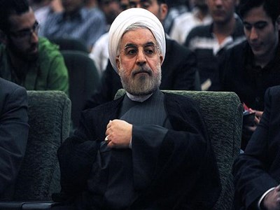 عکس یادگاری روحانی با دستاوردهای 