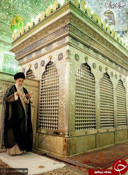 رهبری در حرم حضرت احمد بن موسی الکاظم+عکس