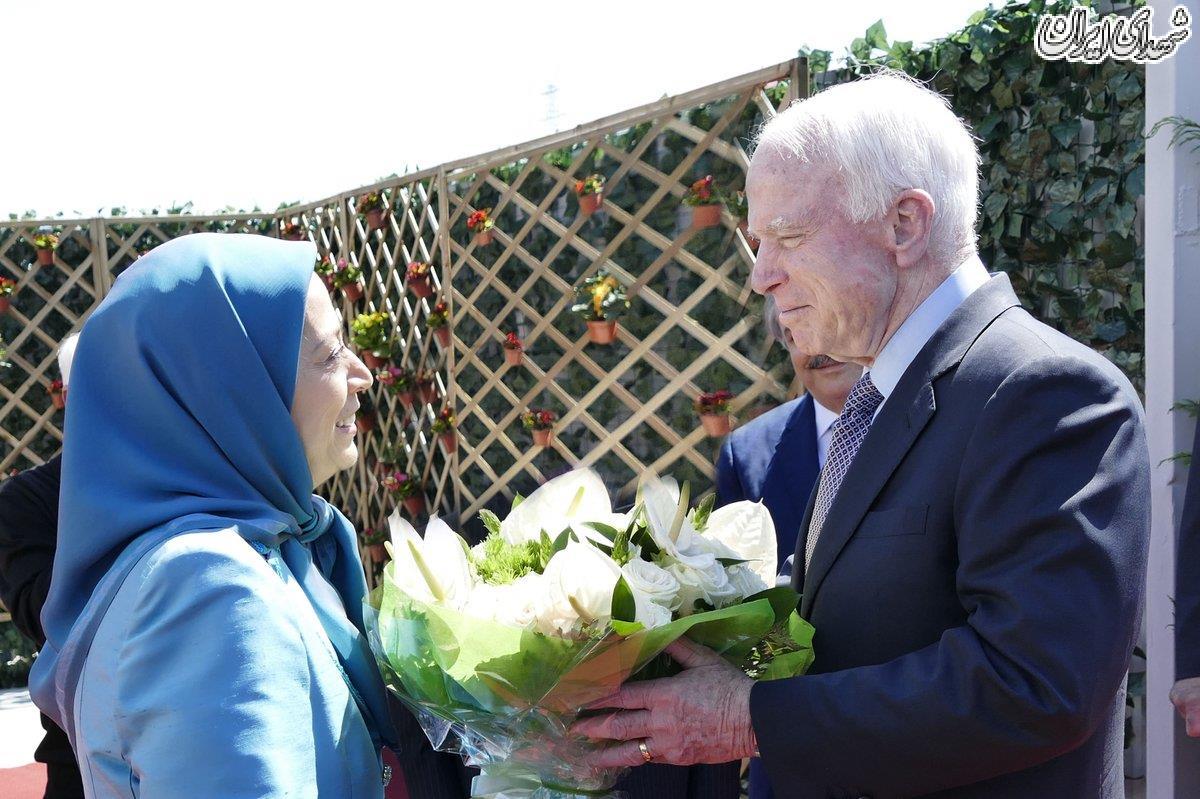 یاوهگوییهای سناتور آمریکایی در لانه منافقین+تصاویر یاوهگوییهای سناتور آمریکایی در لانه منافقین+تصاویر