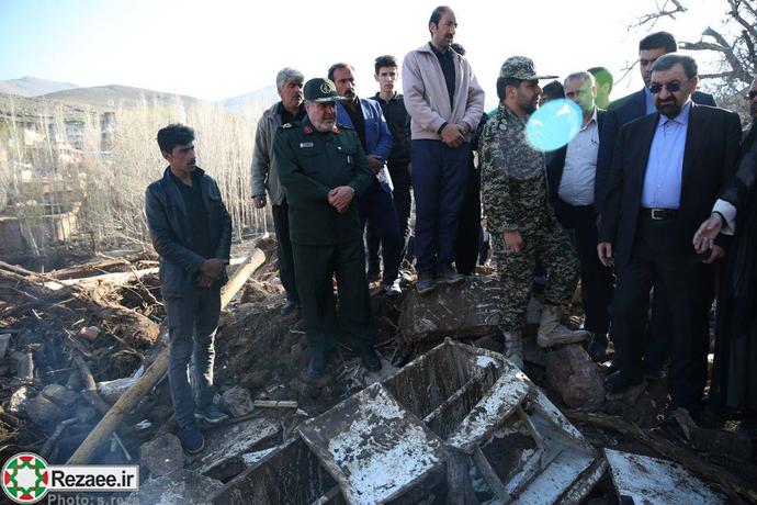 حضور محسن رضایی در مناطق سیلزده +عکس حضور محسن رضایی در مناطق سیلزده +عکس