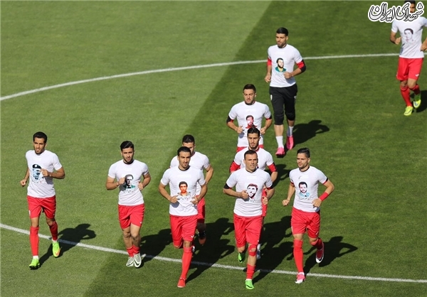 دورقهرمانی پرسپولیسی ها بالباس شهدا+عکس دورقهرمانی پرسپولیسی ها بالباس شهدا+عکس