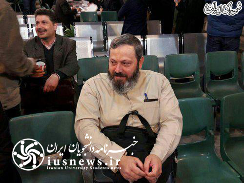 ثبت نام روحانی معروف با لباس شخصی +عکس