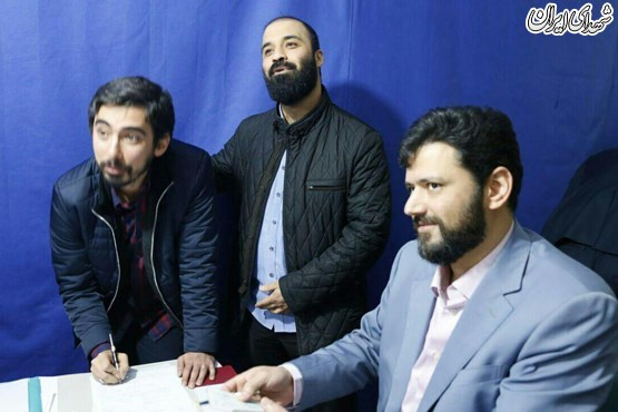 حضور مداح معروف در فرمانداری تهران+عکس حضور مداح معروف در فرمانداری تهران+عکس