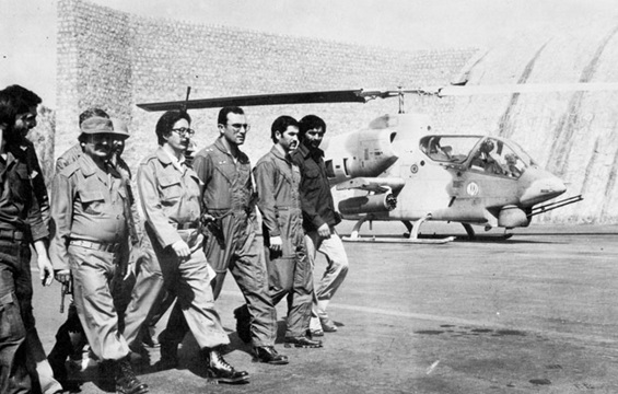 وقتی که 300 رزمنده ایرانی با چشمانی اشکبار عقبنشینی کردند وقتی که 300 رزمنده ایرانی با چشمانی اشکبار عقبنشینی کردند