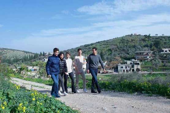 پیاده روی خانوادگی 