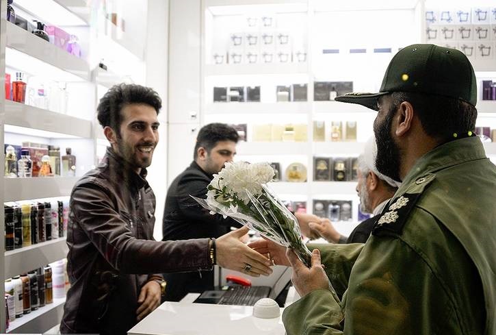 تقدیر مسئولان سپاه و ناجا از کسبه گرگانی + عکس تقدیر مسئولان سپاه و ناجا از کسبه گرگانی + عکس