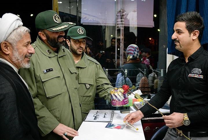 تقدیر مسئولان سپاه و ناجا از کسبه گرگانی + عکس تقدیر مسئولان سپاه و ناجا از کسبه گرگانی + عکس