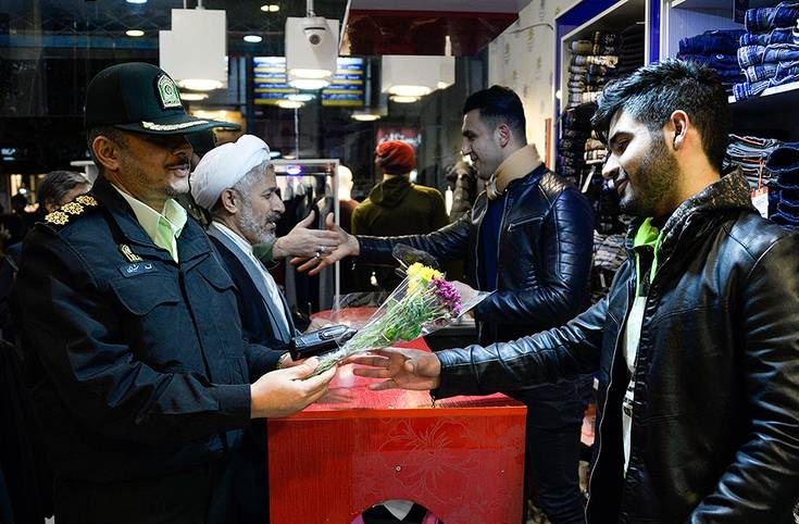 تقدیر مسئولان سپاه و ناجا از کسبه گرگانی + عکس تقدیر مسئولان سپاه و ناجا از کسبه گرگانی + عکس