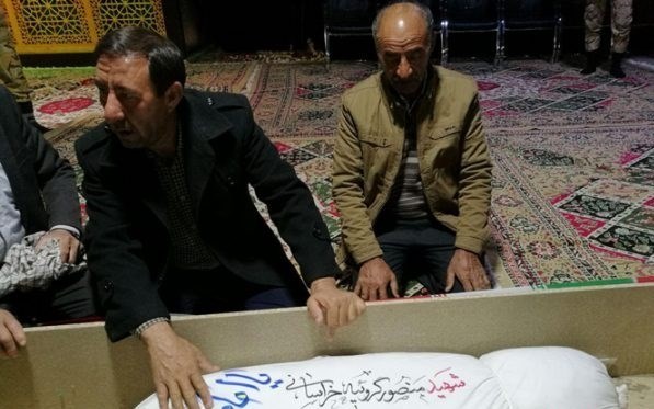 تشییع پیکر سرباز و روحانی شهید دفاع مقدس بعد از ۲۹ سال تشییع پیکر سرباز و روحانی شهید دفاع مقدس بعد از ۲۹ سال