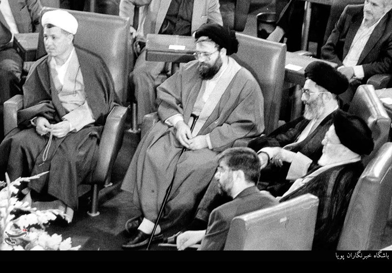 ناگفته هایی از جلسه پذیرش قطعنامه 598 /واکنش یادگار امام به انتخاب آیت الله خامنه ای ناگفته هایی از جلسه پذیرش قطعنامه 598 /واکنش یادگار امام به انتخاب آیت الله خامنه ای