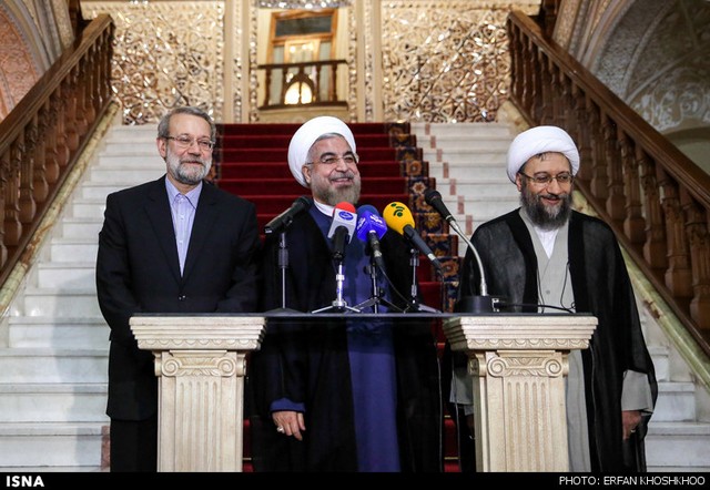 توهین روزنامه جمهوری اسلامی به برادران لاریجانی توهین روزنامه جمهوری اسلامی به برادران لاریجانی