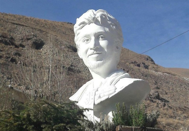 رونمایی از سردیس رونمایی از سردیس